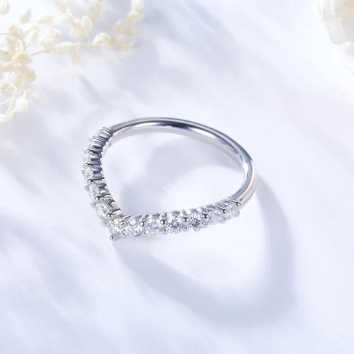 Anillo V de Plata para Mujer