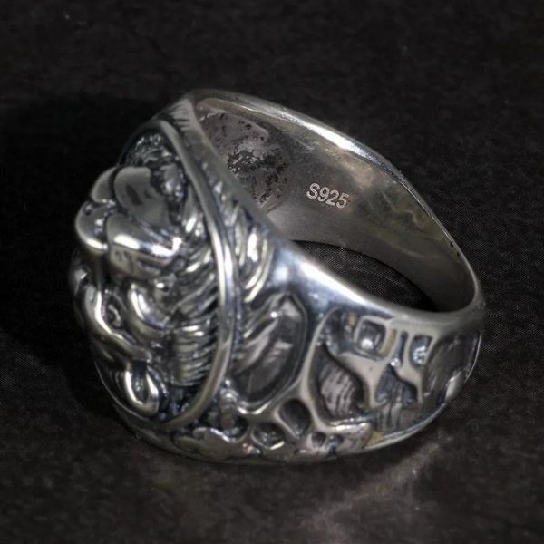 Anillo con Símbolo de León