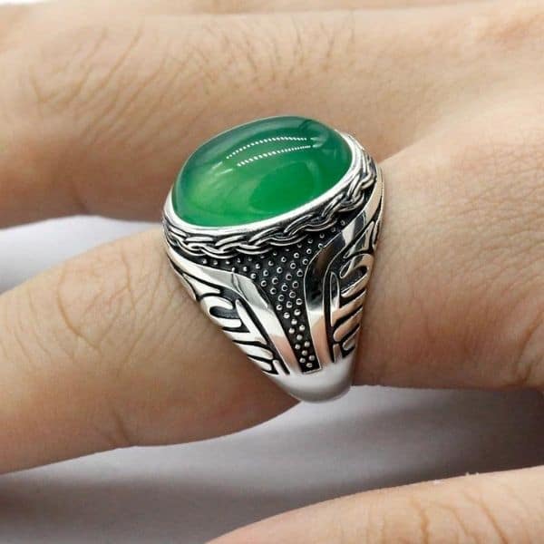 Anillo de Hombre con Piedra Verde